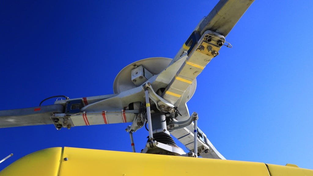 2 helicopters collide southeast of McMinnville in Oregon, killing 3 — Larkspur Schools news